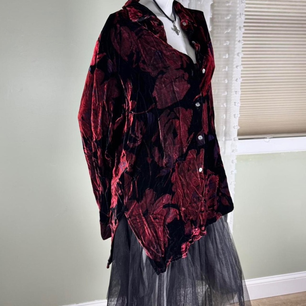 Vintage‎ Velvet Burnout Floral Button-Down – Burgundy/Black – Size M